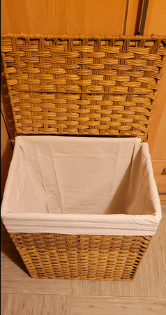 SONGMICS-Hand-Woven-Laundry-Hamper-Basket-Made-of-Synthetic-Rattan-with-Lid-and-Handles-Foldable-Amazon.de-Home-Kitchen.png