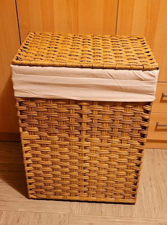 SONGMICS-Hand-Woven-Laundry-Hamper-Basket-Made-of-Synthetic-Rattan-with-Lid-and-Handles-Foldable-Amazon.de-Home-Kitchen1.png