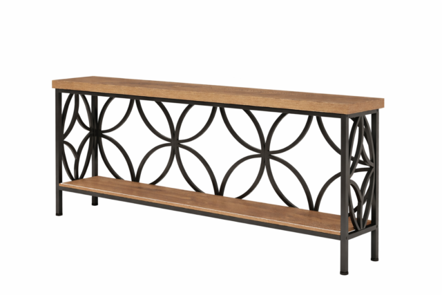 Linea Loft – industriāla stila konsoles galds ar plauktu (160 cm)  Elegants un moderns konsoles galds ar industriālu raksturu, kas apvieno silta koka faktūru ar ģeometrisku metāla rāmi. Tas piešķir interjeram raksturu un vienlaikus nodrošina praktisku vietu dekorācijām, grāmatām vai ikdienas priekšmetiem.